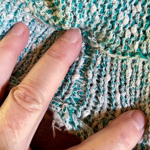 ⚜️Free People deep v-neck popcorn texture sweater⚜️ - Picture 12 of 13